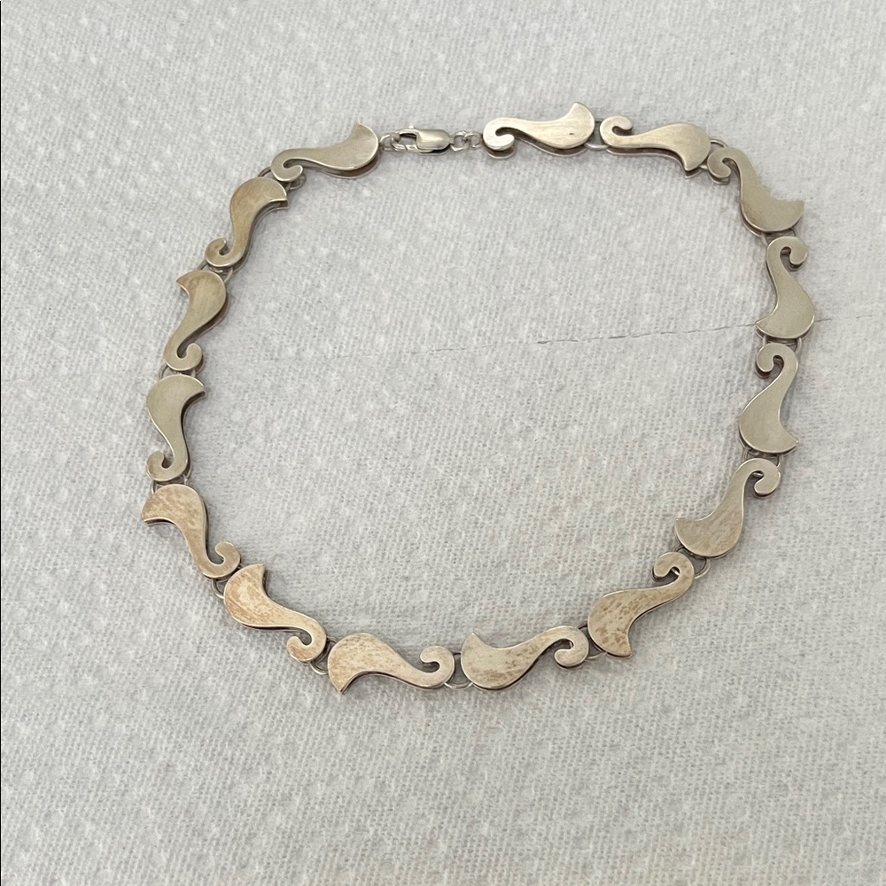 Elegant Silver Necklace